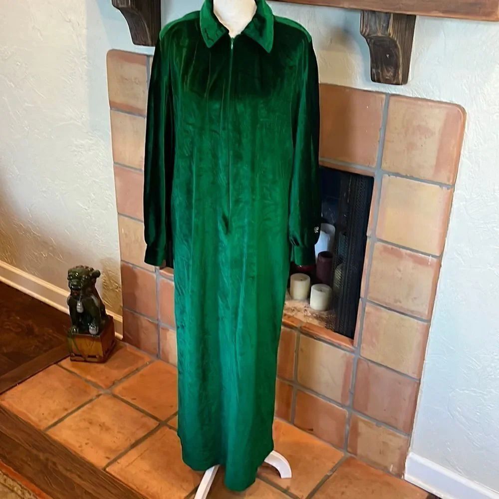 Vintage Pierre Cardin Green Velvet Housecoat, S!